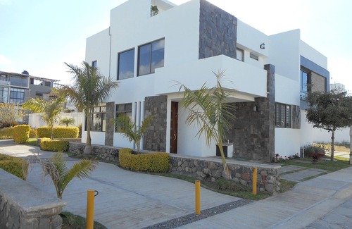 San Pedro Tesistan House | Lakefront home only 40 min from Guadalajara