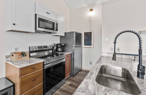 Seneca Condo | Lakefront 2-bedroom 2 bath condo , 1 of 3 condos available. Unit 963