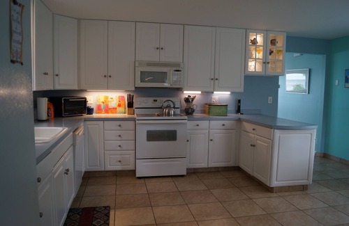 Kent House | Lakefront 2 bedroom house between Rochester and Niagara Falls, NY