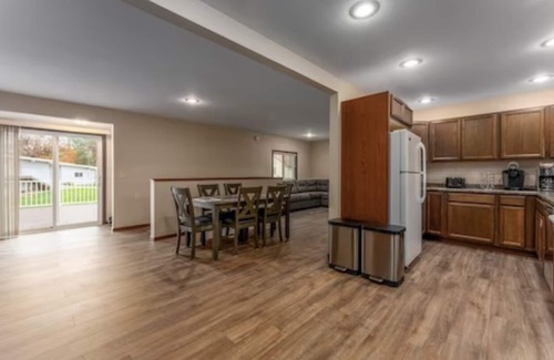 Lake Wissota House | 🔥 Lakefront · 2 Docks · Fire Pit · Grill · Laundry · Extra Toilet