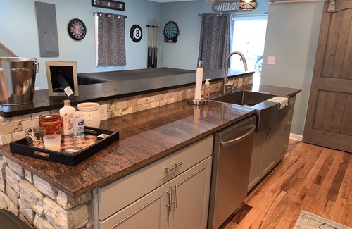 Northwest House | Lakefront 6 Bedroom Home on Beautiful Nettle Lake with Outdoor Tiki Bar !