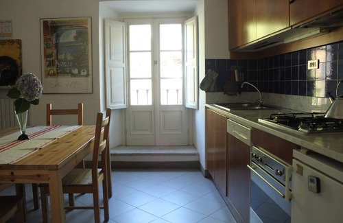Orta San Giulio Apartment | Lakefront apartment with garden in the center of Orta San Giulio
