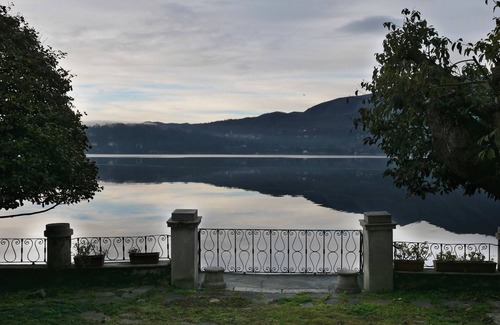 Orta San Giulio Apartment | Lakefront apartment with garden in the center of Orta San Giulio