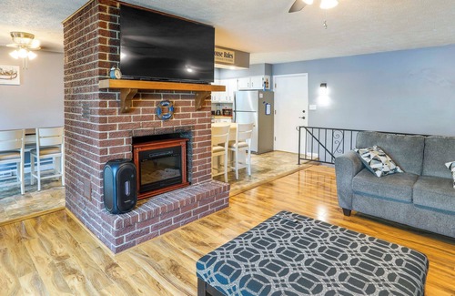 Horseshoe Bend House | Lakefront Arkansas Escape w/Grill, Dock & Kayaks!