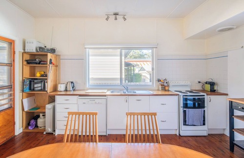 Lake Tabourie House | Lakefront Beach House