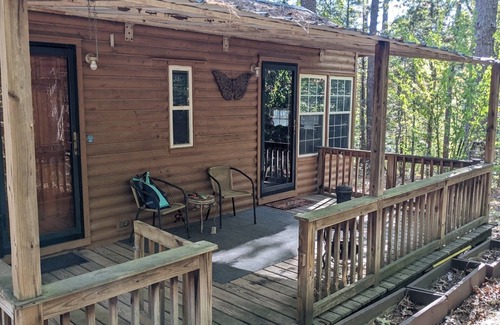 Saulsbury Cabin | Lakefront Cabin in the Forest