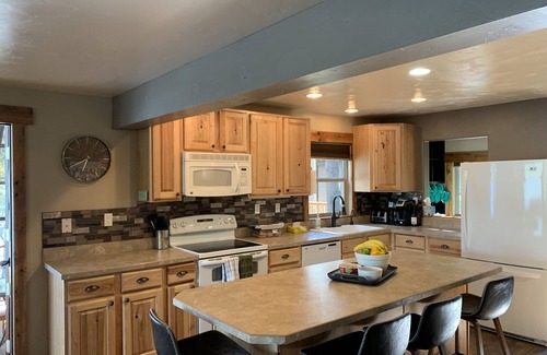 Marion House | Lakefront cabin on Bitterroot Lake - a perfect Montana retreat!