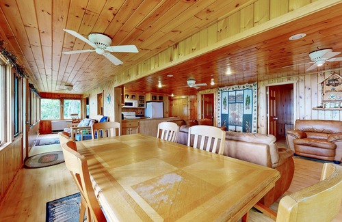 Smithfield Cottage | Lakefront cabin on North Pond with private beach