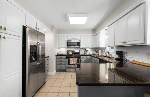 Argentine House | Lakefront Coastal Cove Retreat in Linden!