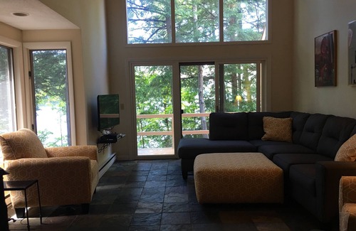 Grantham Condo | Lakefront Condo just steps away from the beach