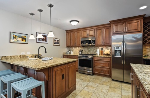 Sandpoint Condo | Lakefront Corner Condo - Seasons at Sandpoint