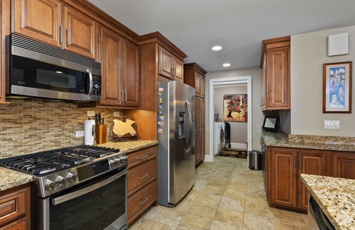 Sandpoint Condo | Lakefront Corner Condo - Seasons at Sandpoint