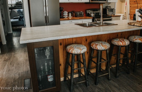 Winnipeg Beach Cabin | Lakefront cottage with 2 decks, firepit capturing amazing sunrises.