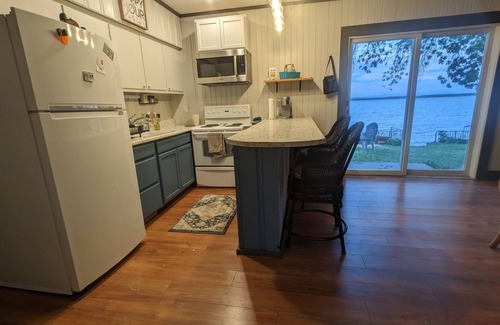 Alburg Cottage | Lakefront Cottage: Amazing Mountain Views Directly on Lake Champlain