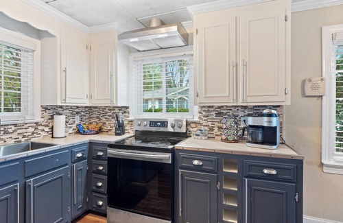 Mountain Island House | Lakefront Cottage Charlotte location, near White Water, Belmont, Airport