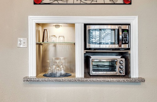 Mountain Island House | Lakefront Cottage Charlotte location, near White Water, Belmont, Airport