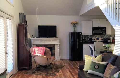 Troutman Cottage | Lakefront Cottage on a Quiet Cove plus Kayaks, Canoe & Pedal Boat