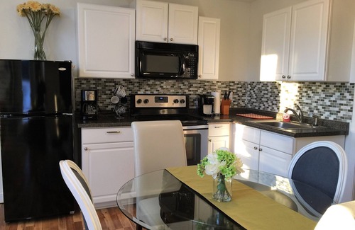 Troutman Cottage | Lakefront Cottage on a Quiet Cove plus Kayaks, Canoe & Pedal Boat