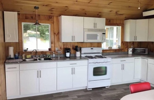 Concord Cottage | Lakefront Cottage on beautiful Miles Pond w/dock.