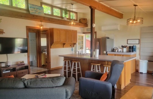 Twin Lake Cottage | Lakefront cottage.swim, kayak, fish, hike, bonfires and excellent reviews.