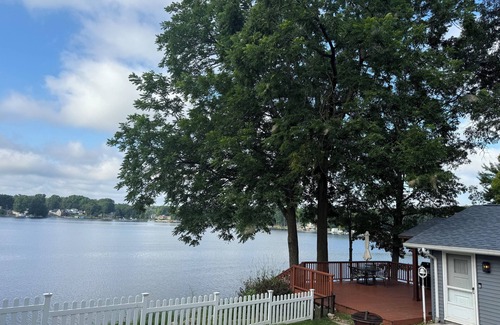 Barnes Lake-Millers Lake Cottage | Lakefront Cottage - just north of Lapeer on private all lake sports lake