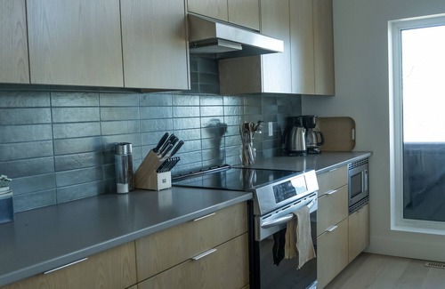 Dashwood Cottage | Lakefront Cottage with Private Beach, in beautiful Grand Bend