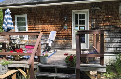 Monson Cottage | Lakefront cottage with privacy and charm!