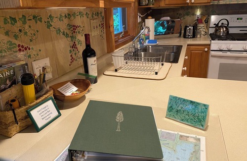 Saint Albans Cottage | Lakefront Cottagen