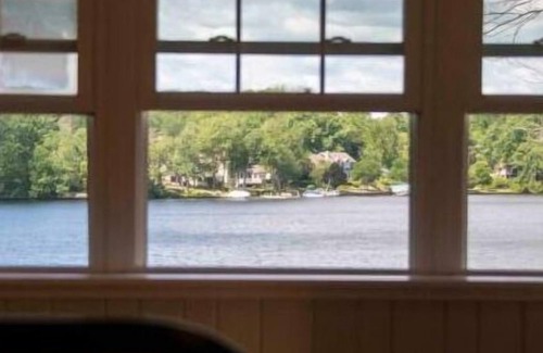 Carbondale House | Lakefront Home!