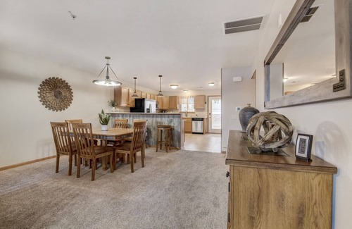 Lake Delton Condo | Lakefront Haven - Families, Golfers, Girl's Trips