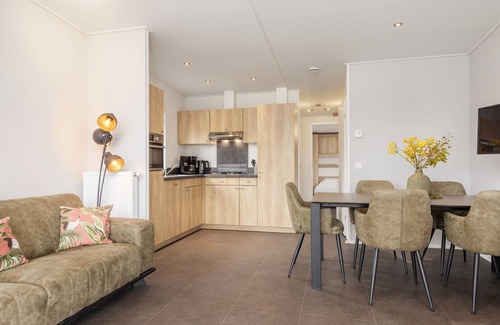 Hoge Hexel Ski Chalet | Lakefront Holiday home