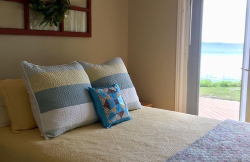 Carden House | Lakefront Home - 2bdrm Plus Bunkie