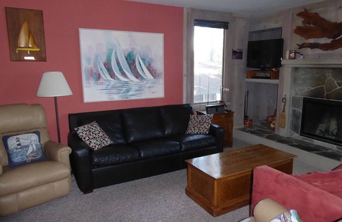 Truckee Condo | Lakefront Home at Donner Lake, Beautiful and Sunny