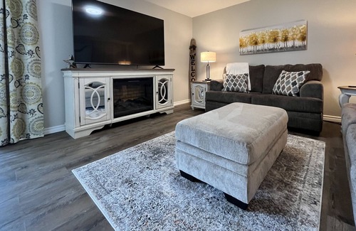 Markstay House | Lakefront Home
