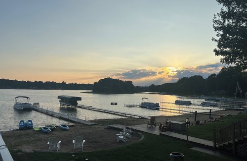 Twin Lake House | Lakefront Home for Rent