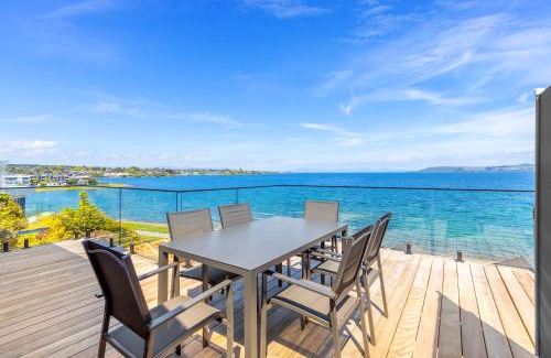 Taupo House | Lakefront Home Spa Pool