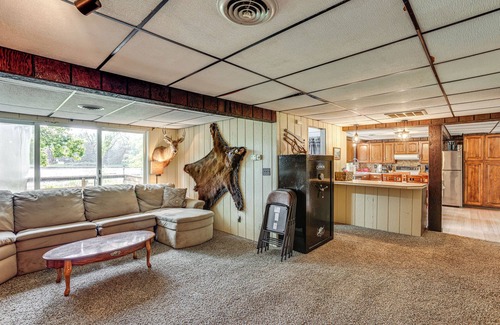 Brohman Cottage | Lakefront Home w/Deck: Central Michigan Escape!