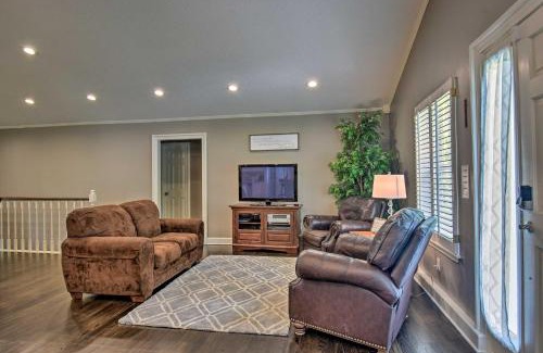 Piney House | Lakefront Home with Private Dock in Hot Springs!