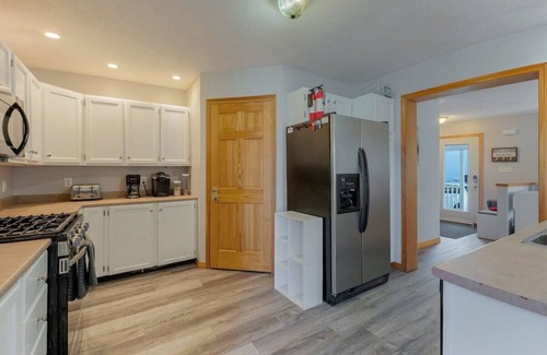 Lebanon House | Lakefront Home with Private Beach Access & Hot Tub