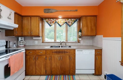 Delton House | Lakefront House for Seasonal Stay- NOW High Speed Internet!