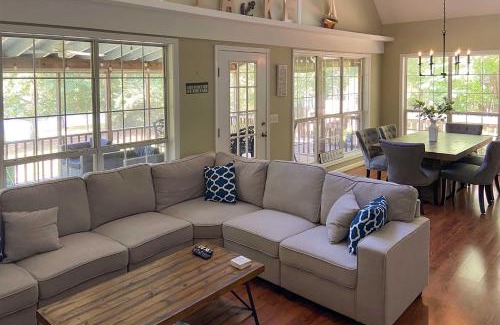 Lake Oconee House | Lakefront House with Private Dock and Fire Pit!