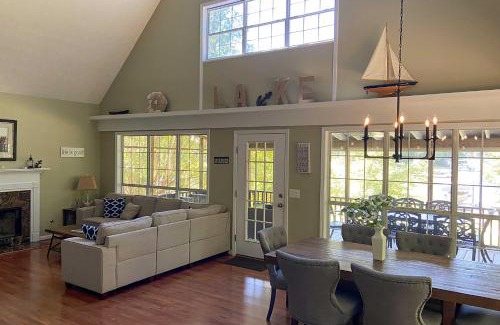 Lake Oconee House | Lakefront House with Private Dock and Fire Pit!