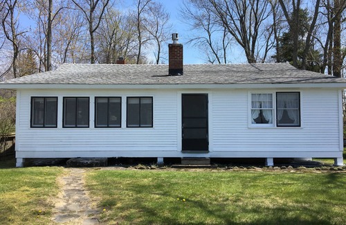 Pulaski Cottage | Lakefront Lake Ontario. Fabulous Vacation and Fishing Near Salmon River
