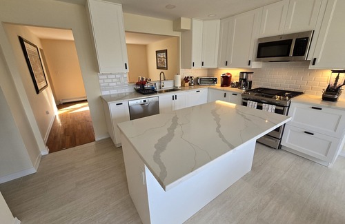 Walton Park House | Lakefront/Legoland/West Point Retreat Under 1 Hour From NYC! Heated pool & Spa!