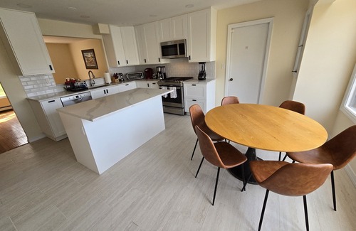Walton Park House | Lakefront/Legoland/West Point Retreat Under 1 Hour From NYC! Heated pool & Spa!