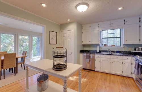 Newell House | Lakefront Lineville Retreat w/Private Dock!