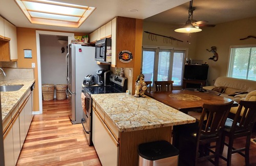 Casa Grande House | Lakefront Living, close to golf, pickleball, restaurants and more.