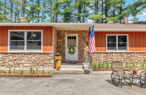 Riverview House | Lakefront Lodge-Private Dock-Swimming-Game Room