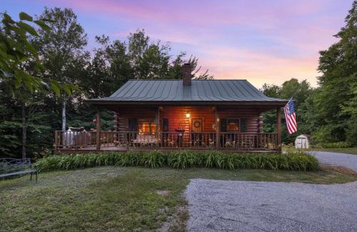 Washington House | Lakefront Log Cabin on 2 acres