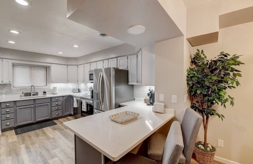 Lake Delton Condo | Lakefront Luxury 212 · Lakefront Luxury for Families or Couples